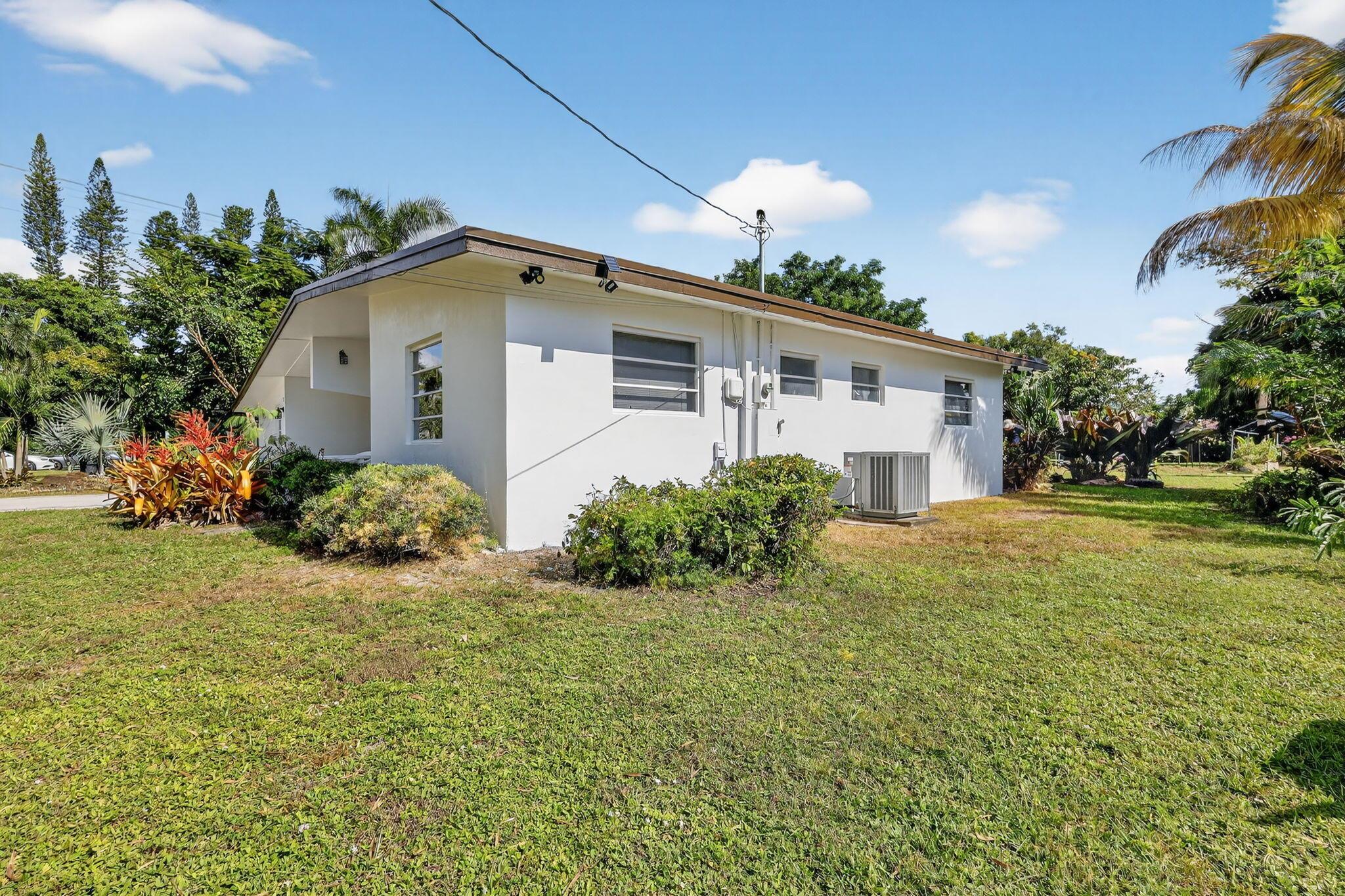 FLORIDA GARDENS 1 - Residential