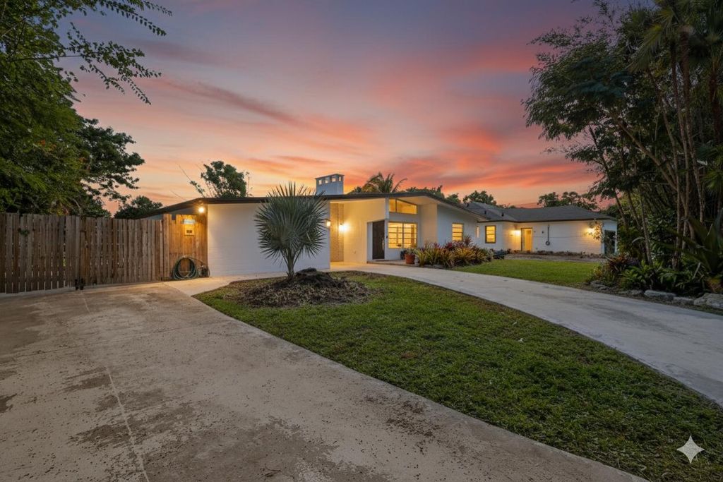 Photo of 51 Barberton Road, Lake Worth, FL 33467 (MLS # R11143940)