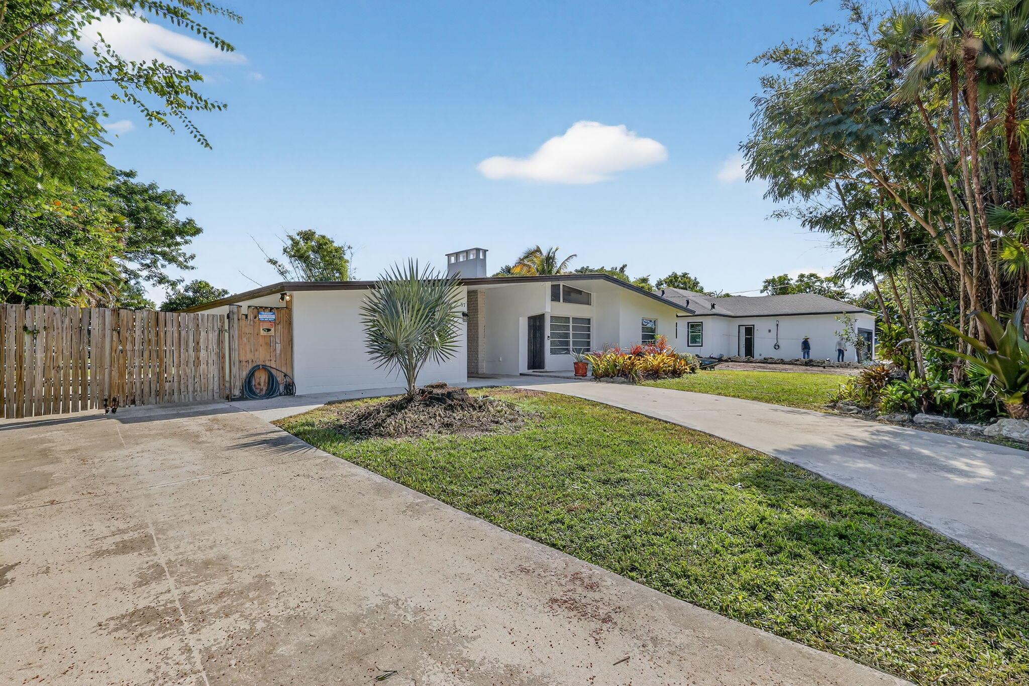 FLORIDA GARDENS 1 - Residential