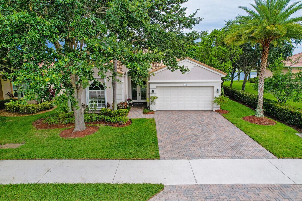 Photo of 1521 SE Legacy Cove Circle Cir, Stuart, FL 34997 (MLS # R10816683)