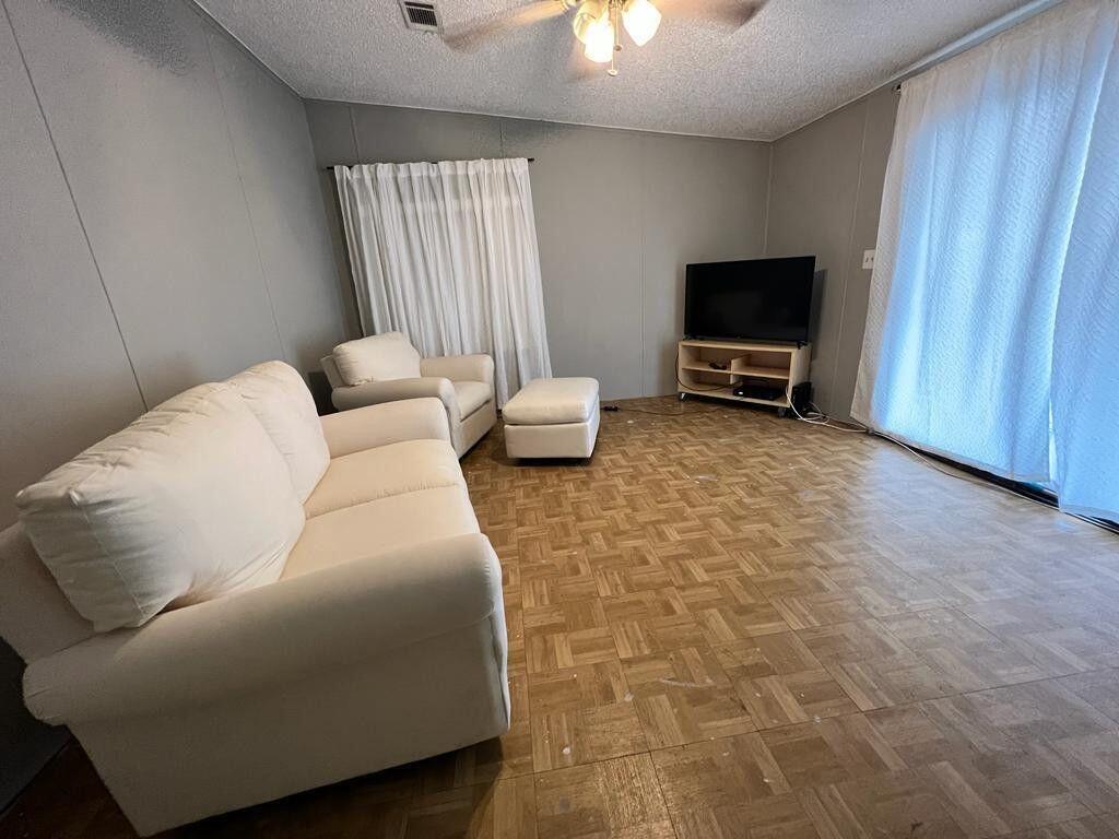 LAR-KEE LAKES 3RD ADDITION - Residential