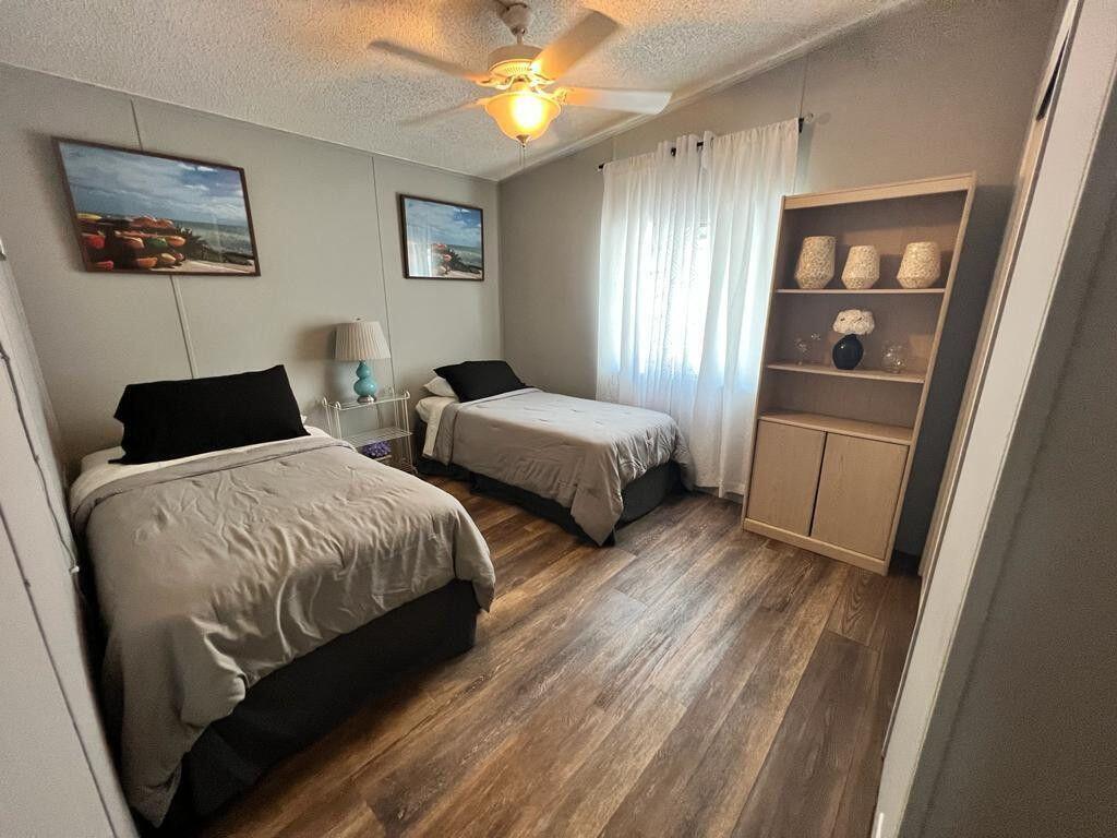 LAR-KEE LAKES 3RD ADDITION - Residential