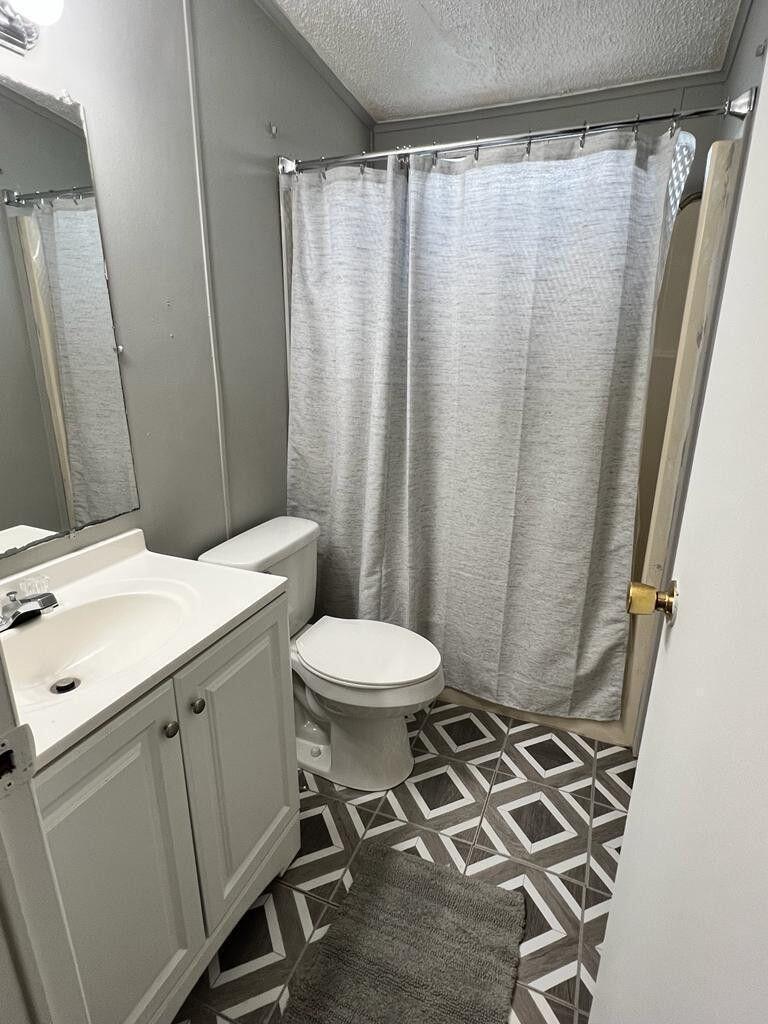 LAR-KEE LAKES 3RD ADDITION - Residential