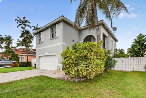 Tiny photo for 2911 E SABLE Circle, Margate, FL 33063 (MLS # B26084030)