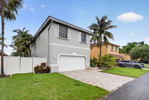 Tiny photo for 2911 E SABLE Circle, Margate, FL 33063 (MLS # B26084030)