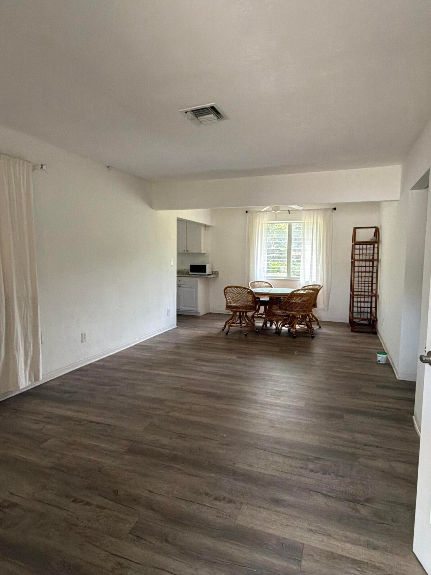 24 SW 12th Street