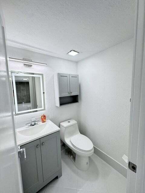 BOCA ROYAL APTS CONDO - Residential Lease