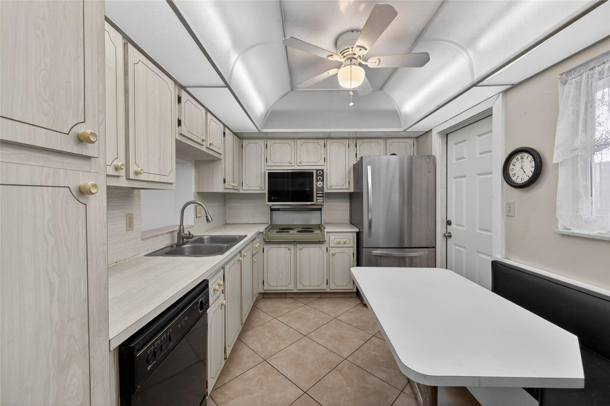 Meadowbrook Towers - Residential