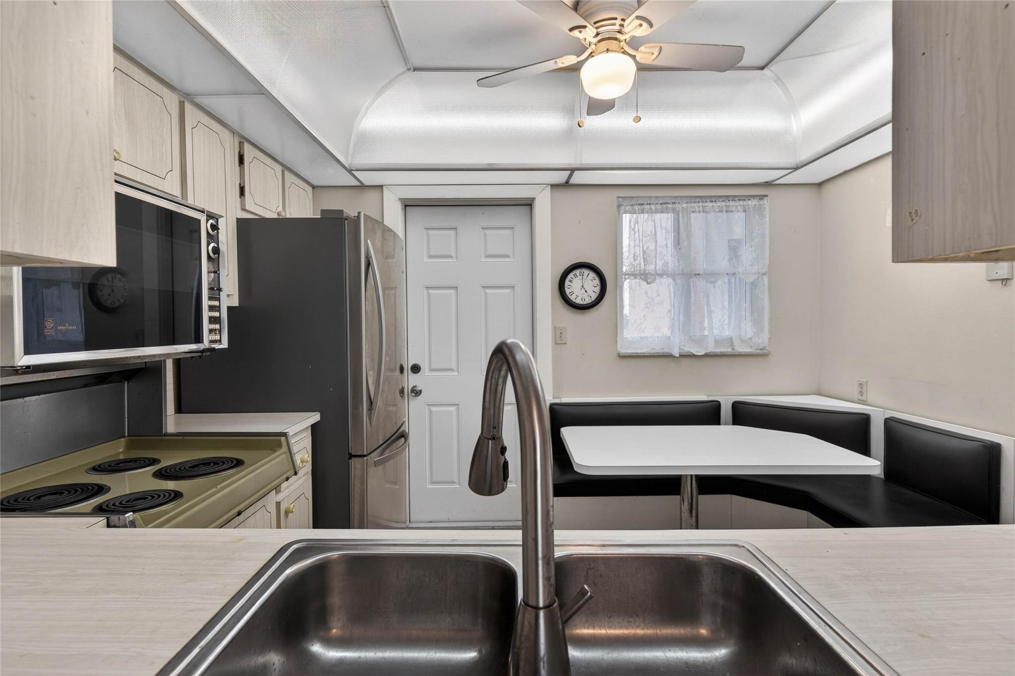 Meadowbrook Towers - Residential