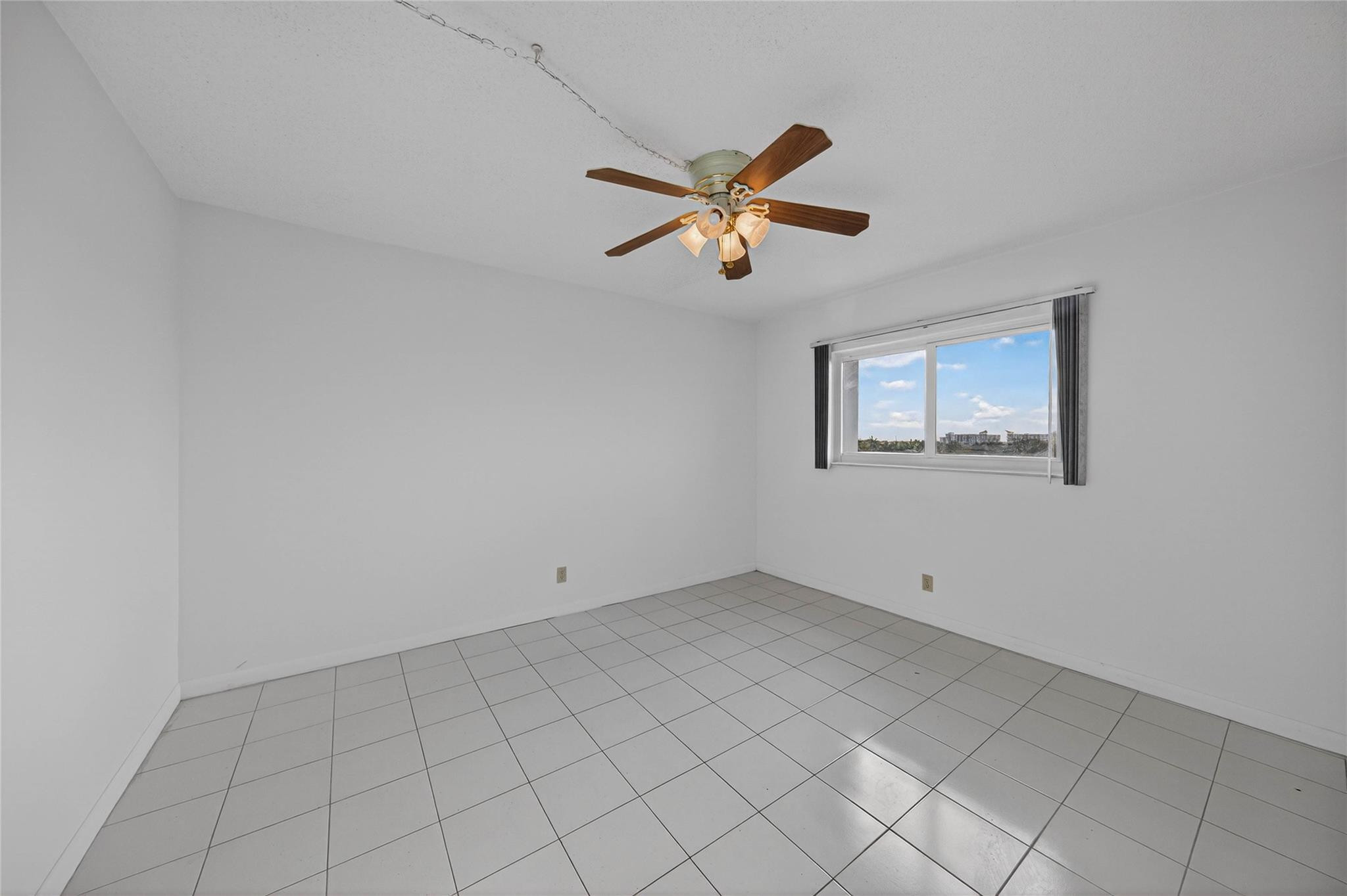 Meadowbrook Towers - Residential