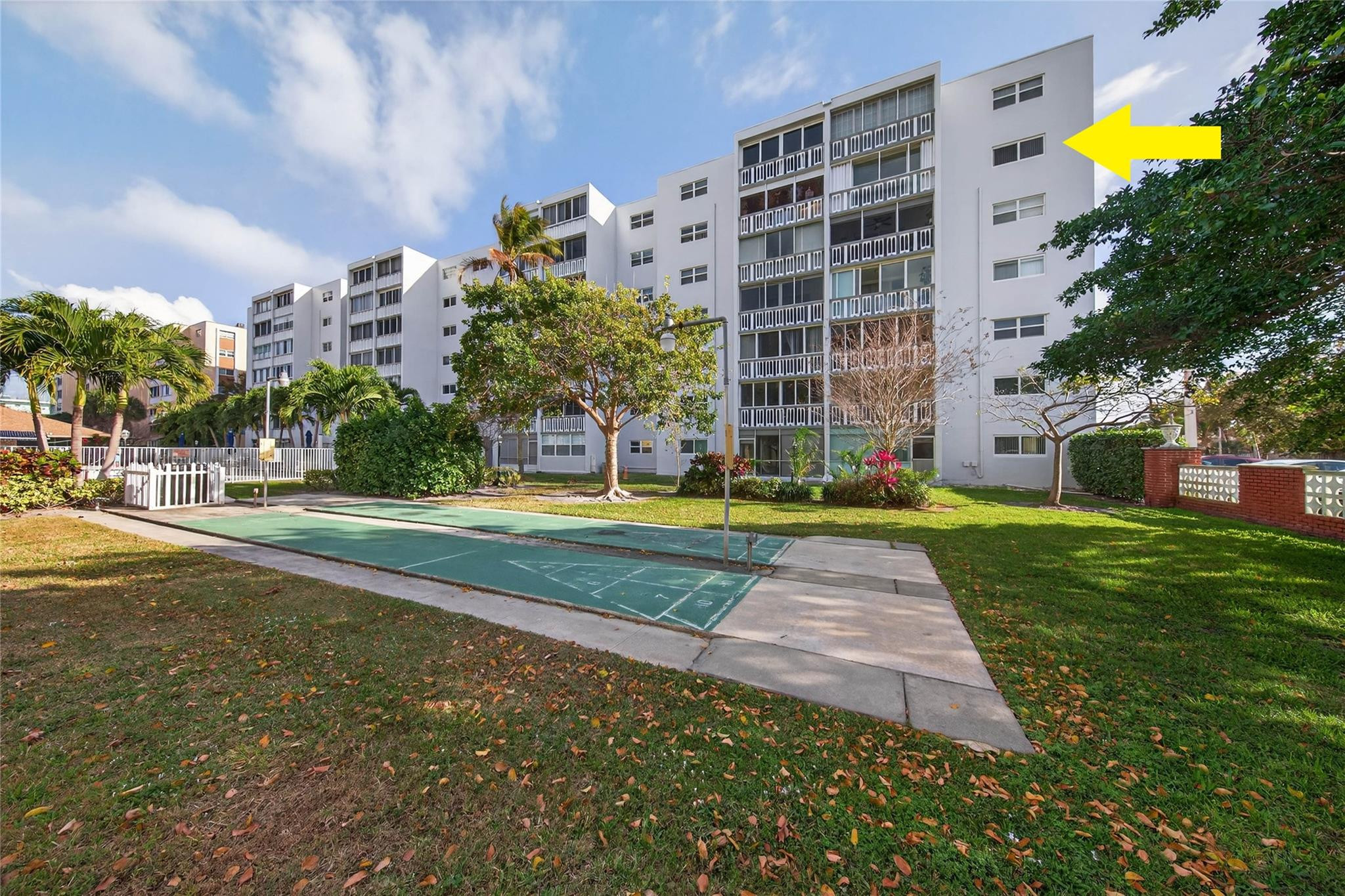 Meadowbrook Towers - Residential