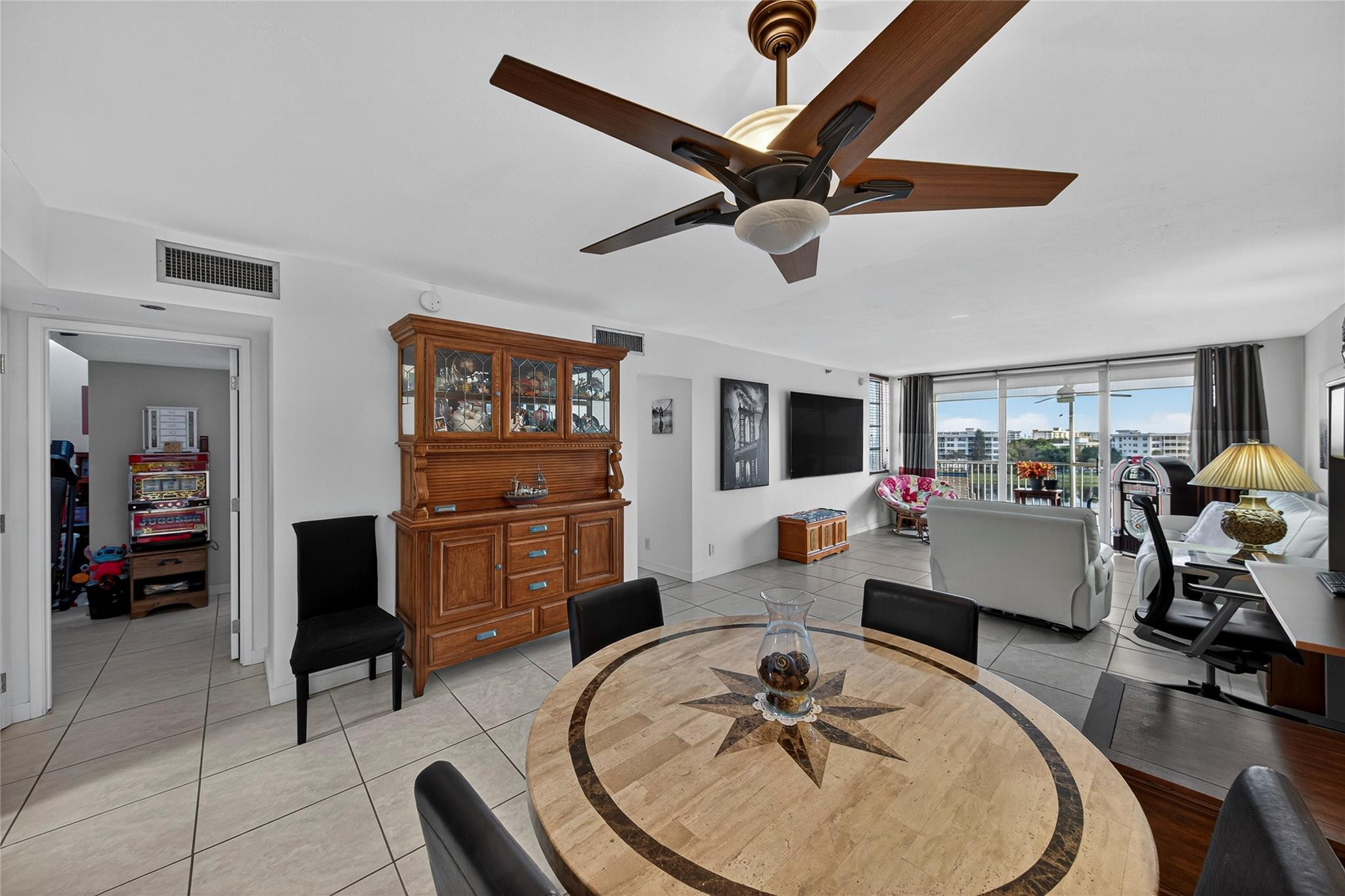 NO 53 PALM-AIRE COUNTRY CLUB - Residential