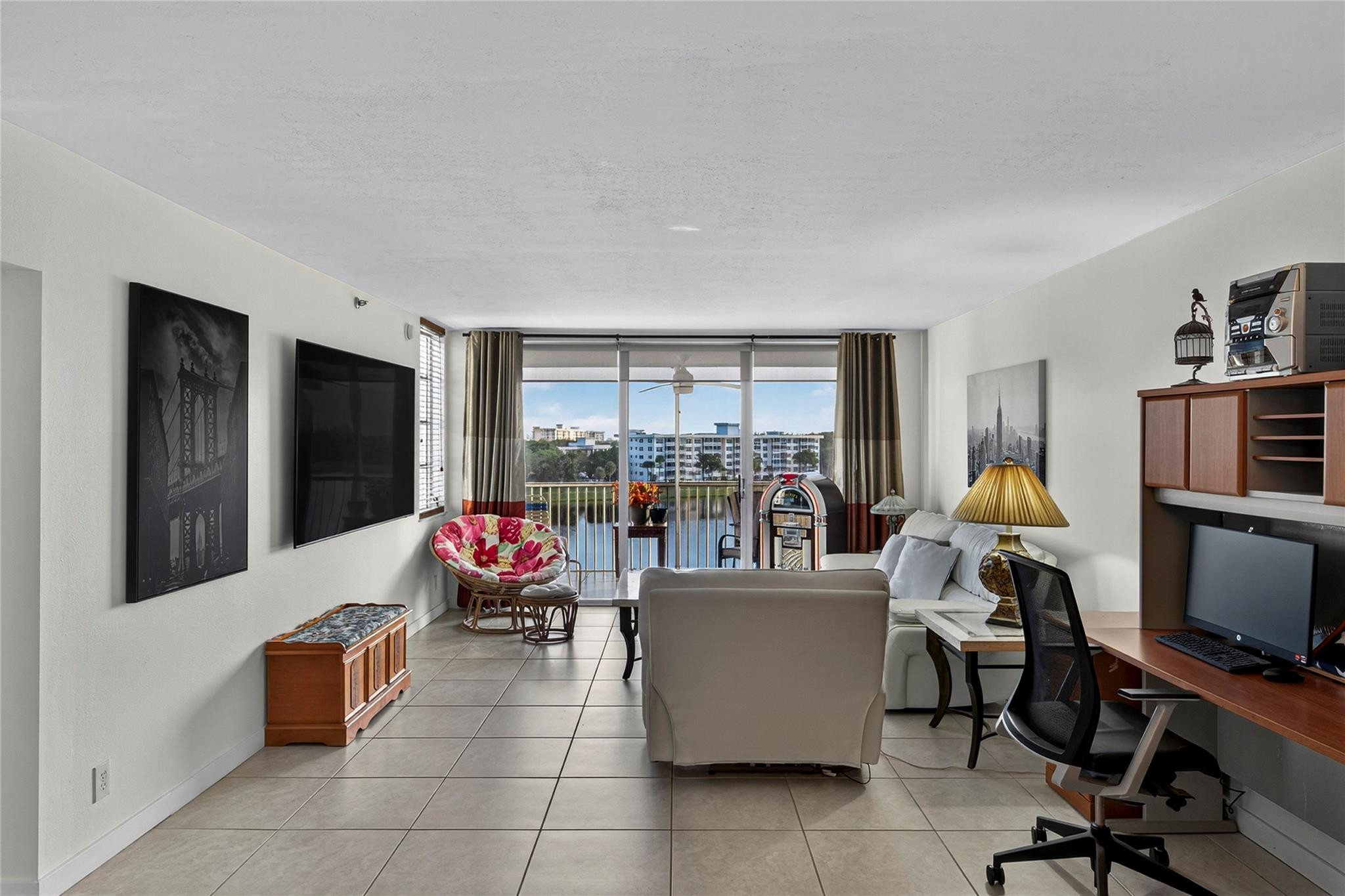 NO 53 PALM-AIRE COUNTRY CLUB - Residential