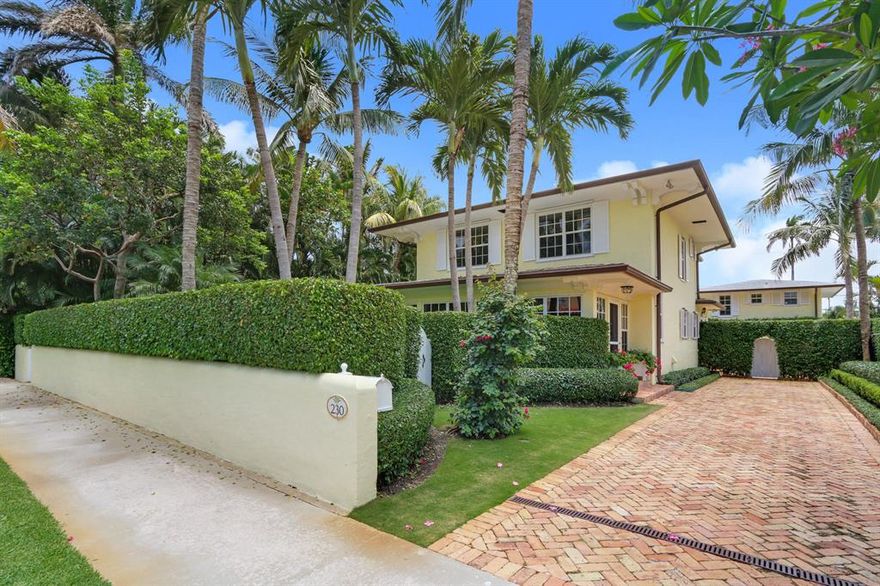 In town charming 3 bedroom house with 1 bedroom/kitchen guest house. Lush landscaping, putting green and pool. This house is also available with 234 Chilean Avenue to create a complete family compound. Walk to Worth Avenue, the beach and many restaurants. Must see to appreciate.