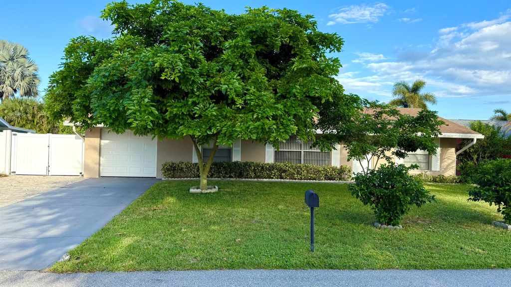 Photo of 8685 SE Keathley Court, Hobe Sound, FL 33455 (MLS # R11135696)