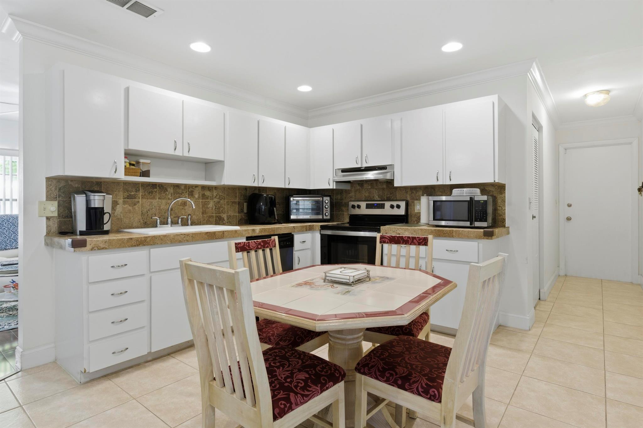 EASTRIDGE ESTATES - Residential