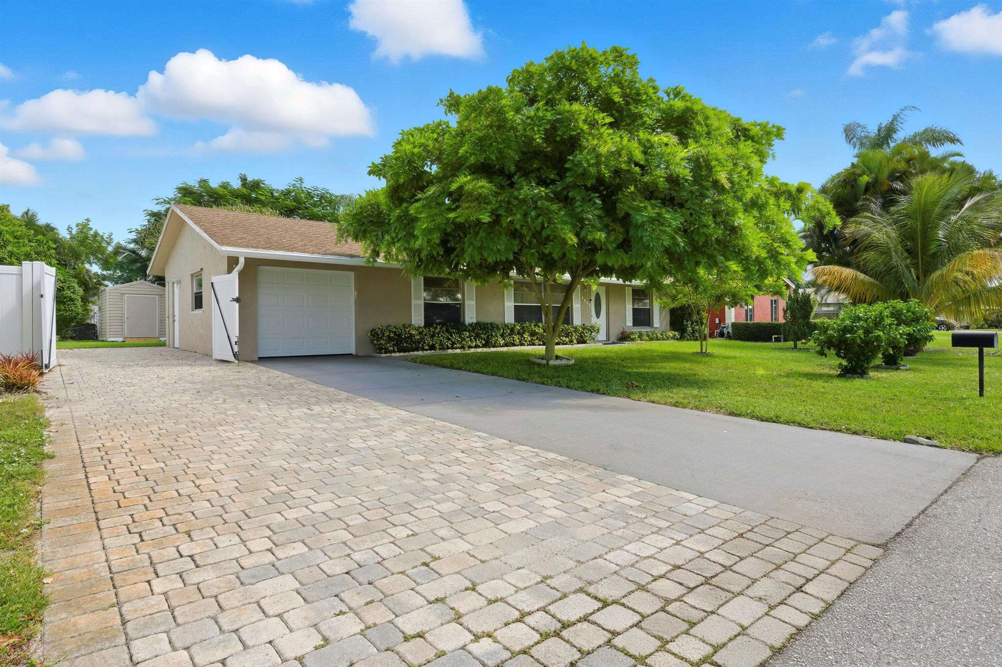 EASTRIDGE ESTATES - Residential