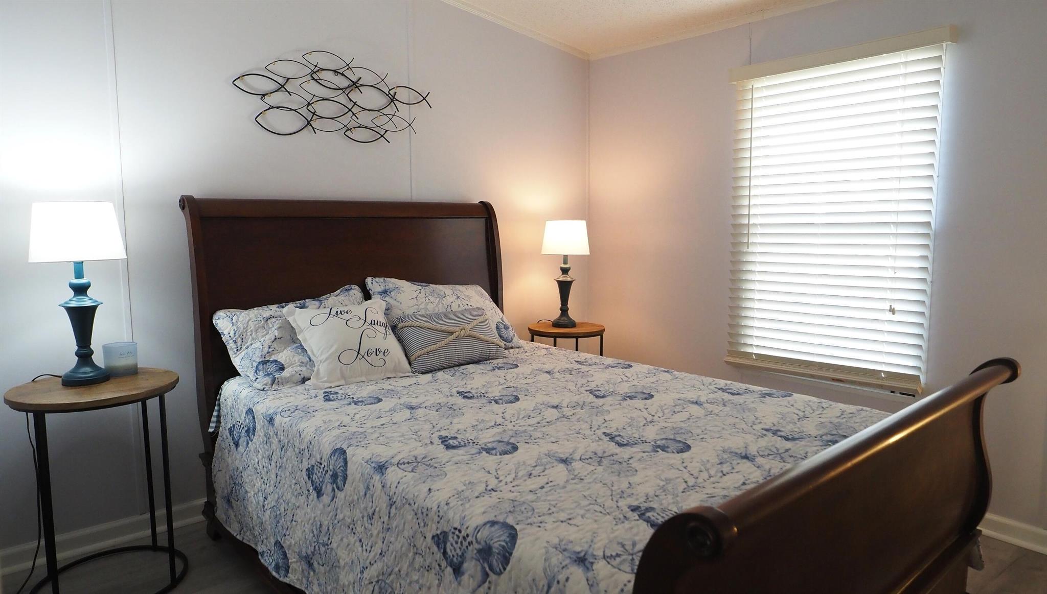 TROPICAL ISLES - Residential