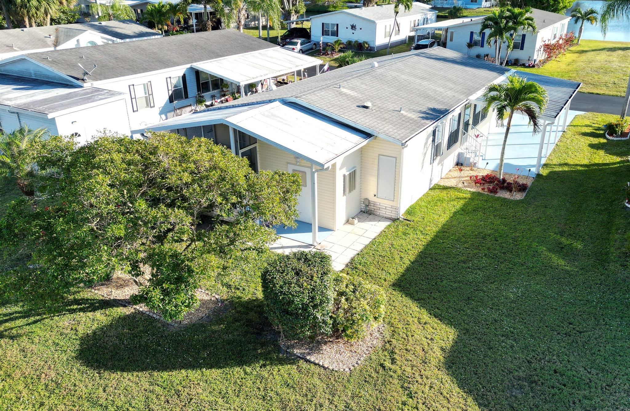 TROPICAL ISLES - Residential