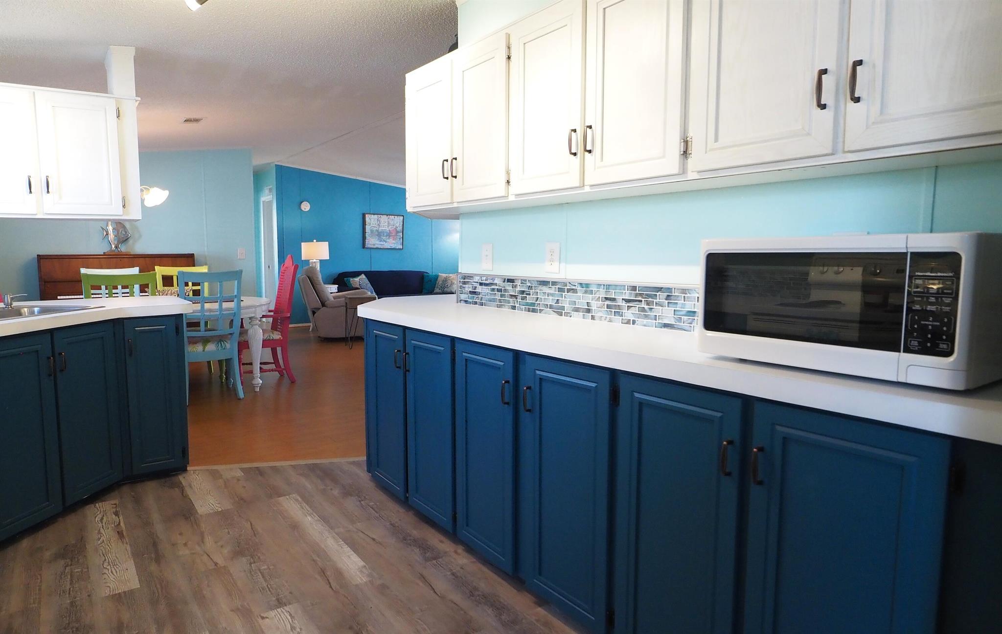 TROPICAL ISLES - Residential