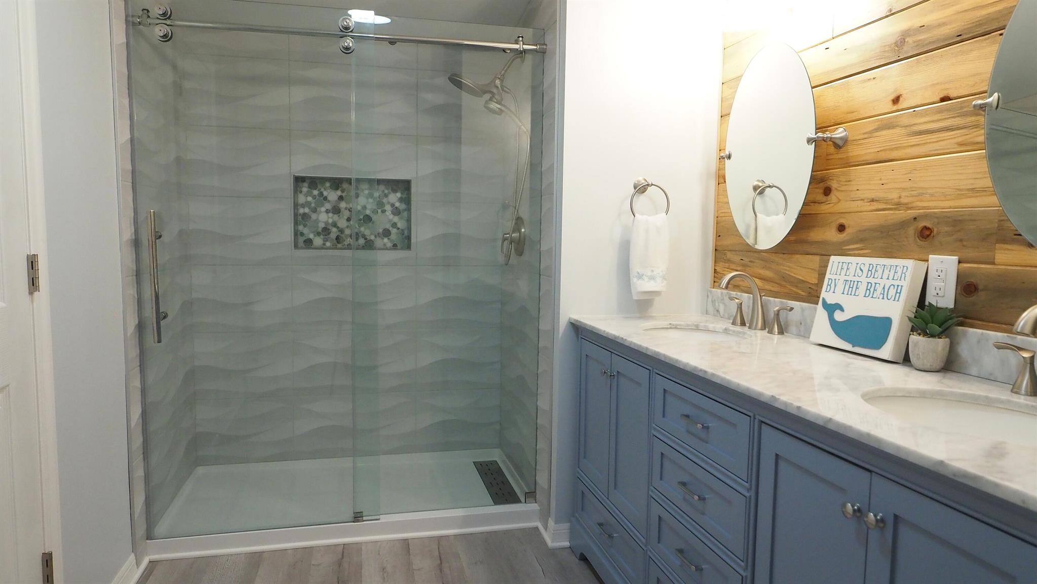 TROPICAL ISLES - Residential