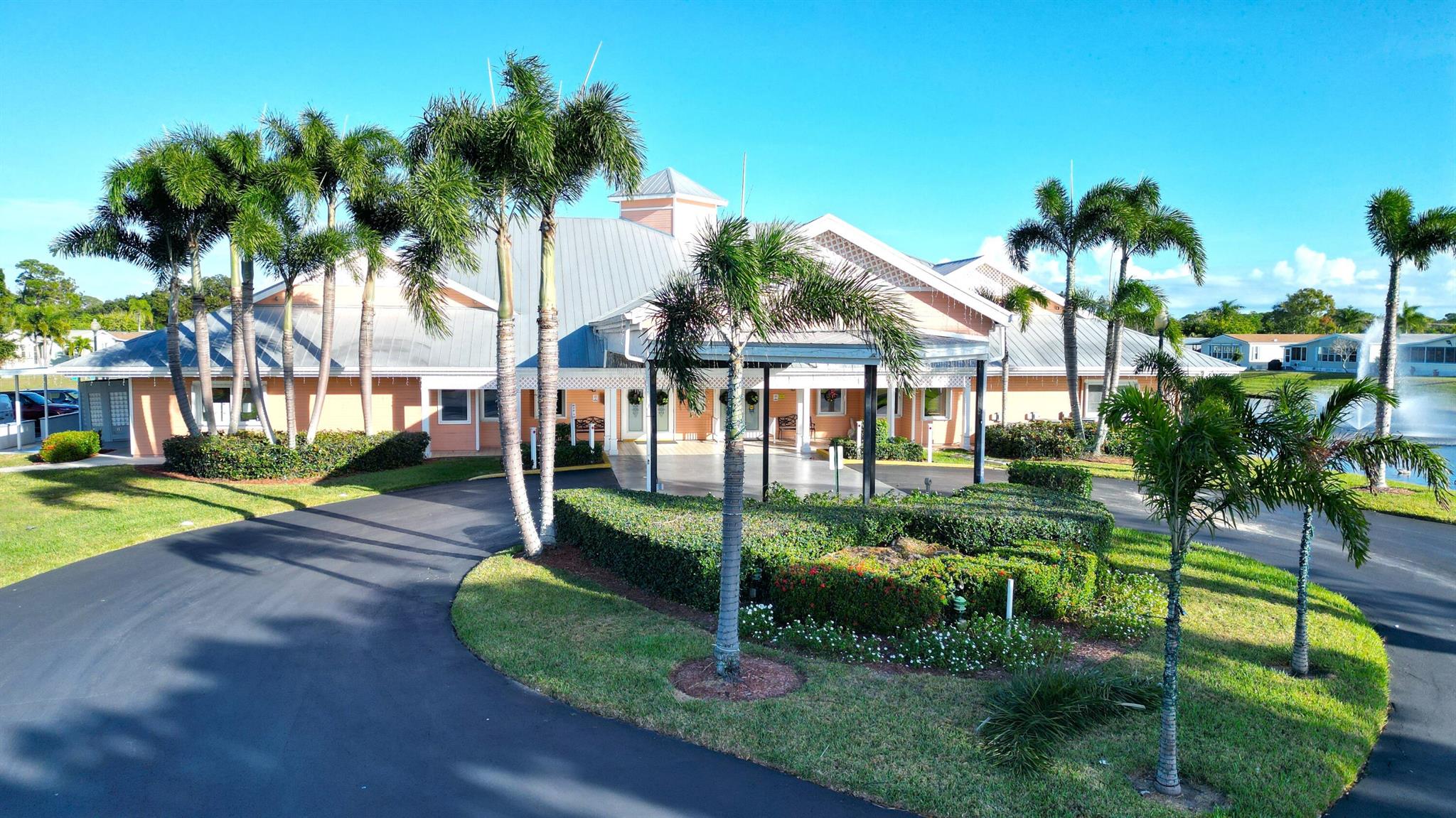 TROPICAL ISLES - Residential