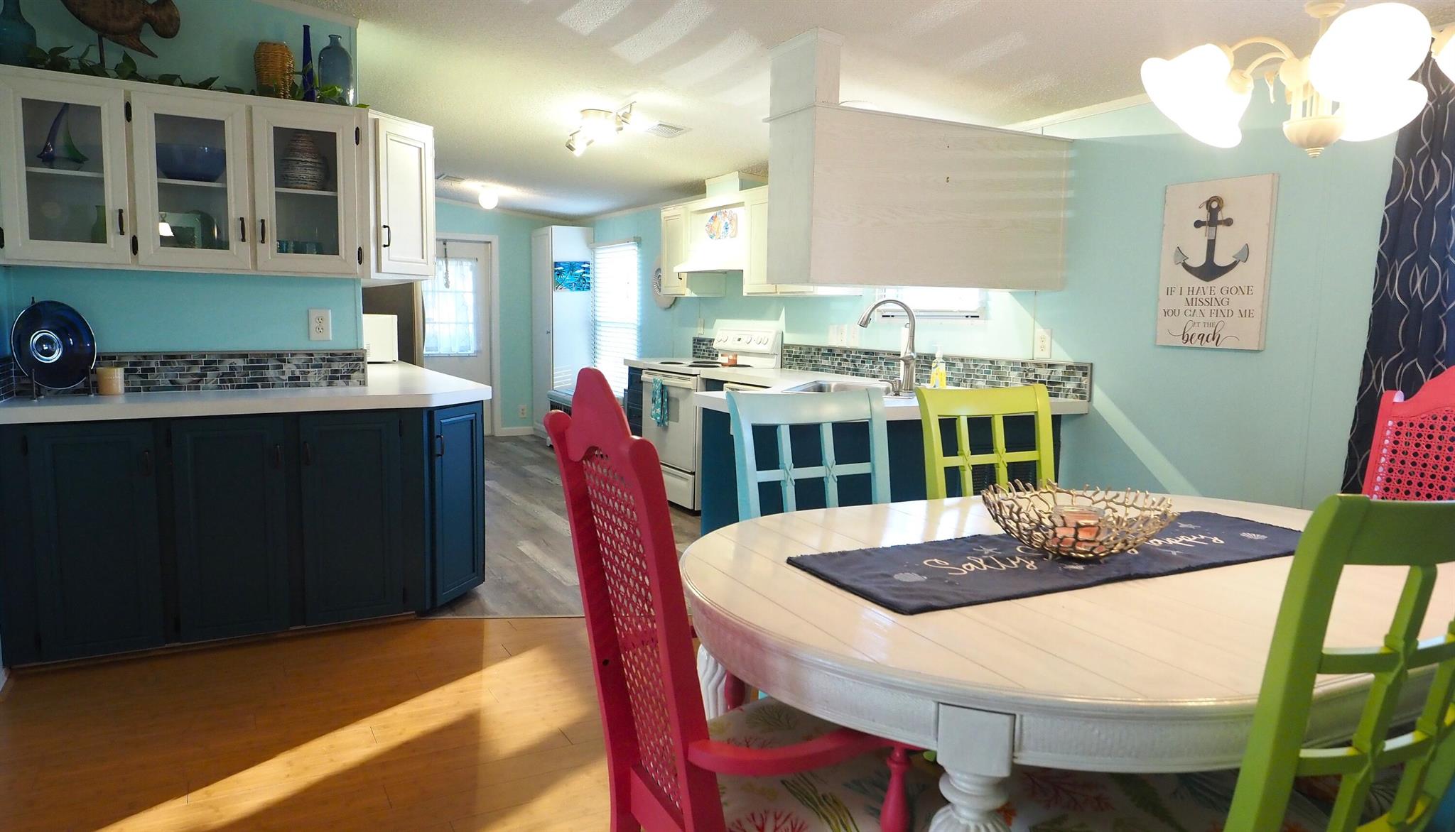 TROPICAL ISLES - Residential