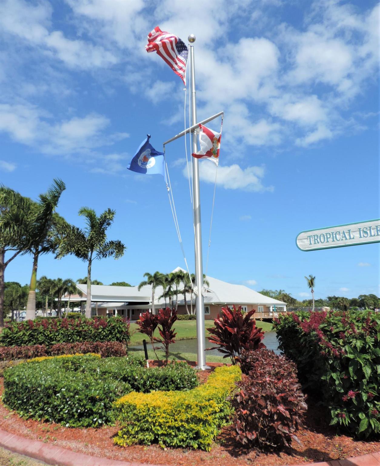 TROPICAL ISLES - Residential