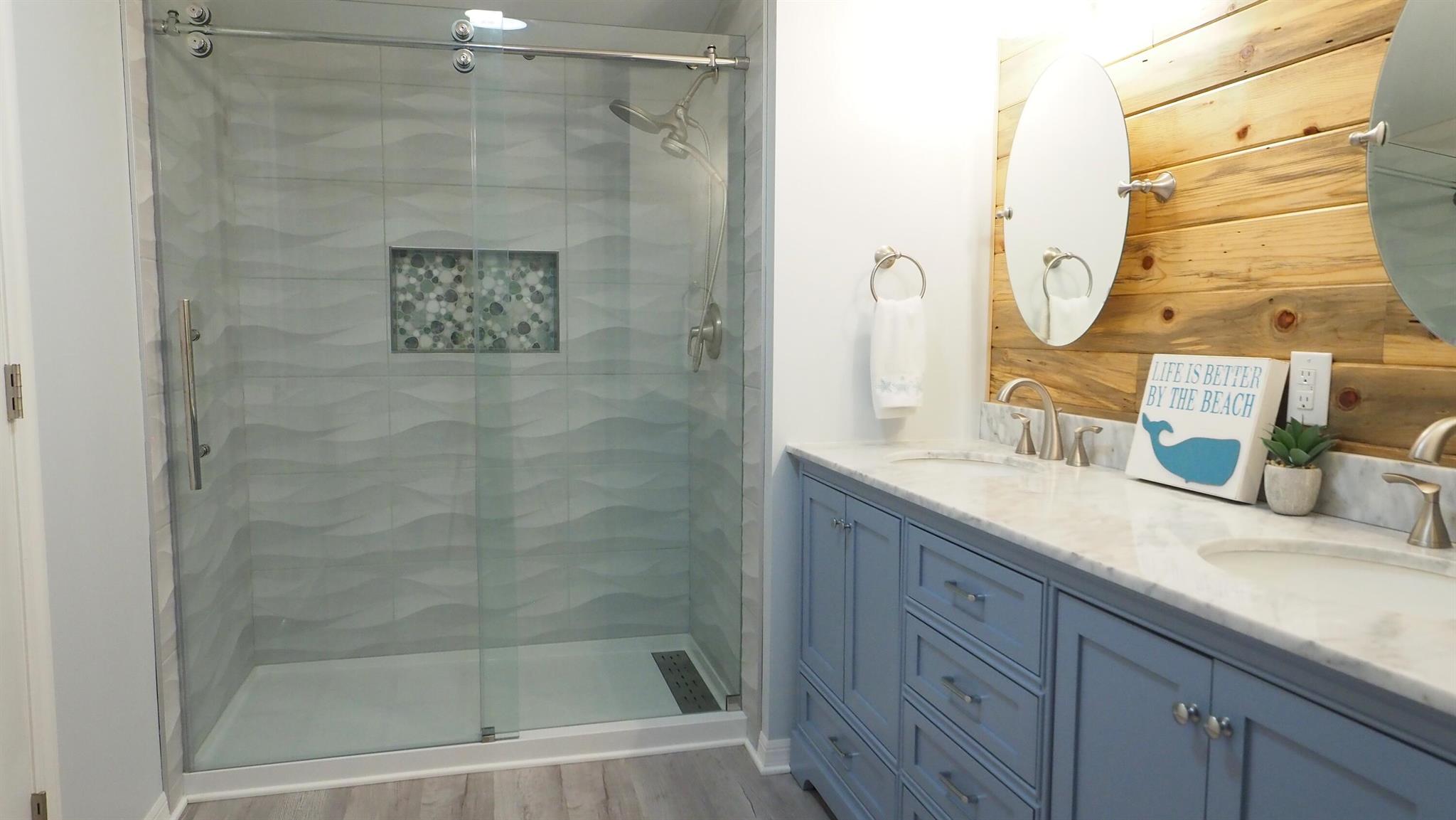 TROPICAL ISLES - Residential