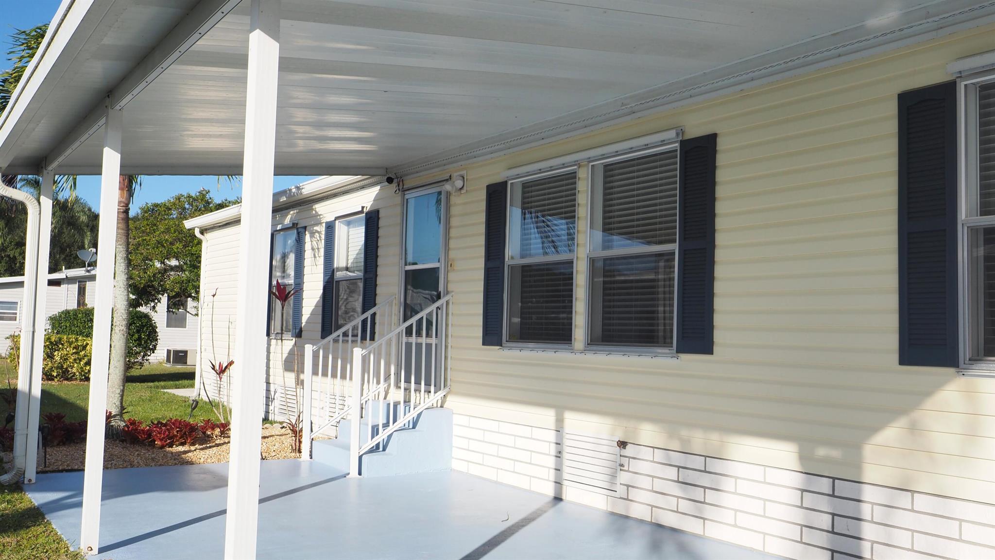 TROPICAL ISLES - Residential