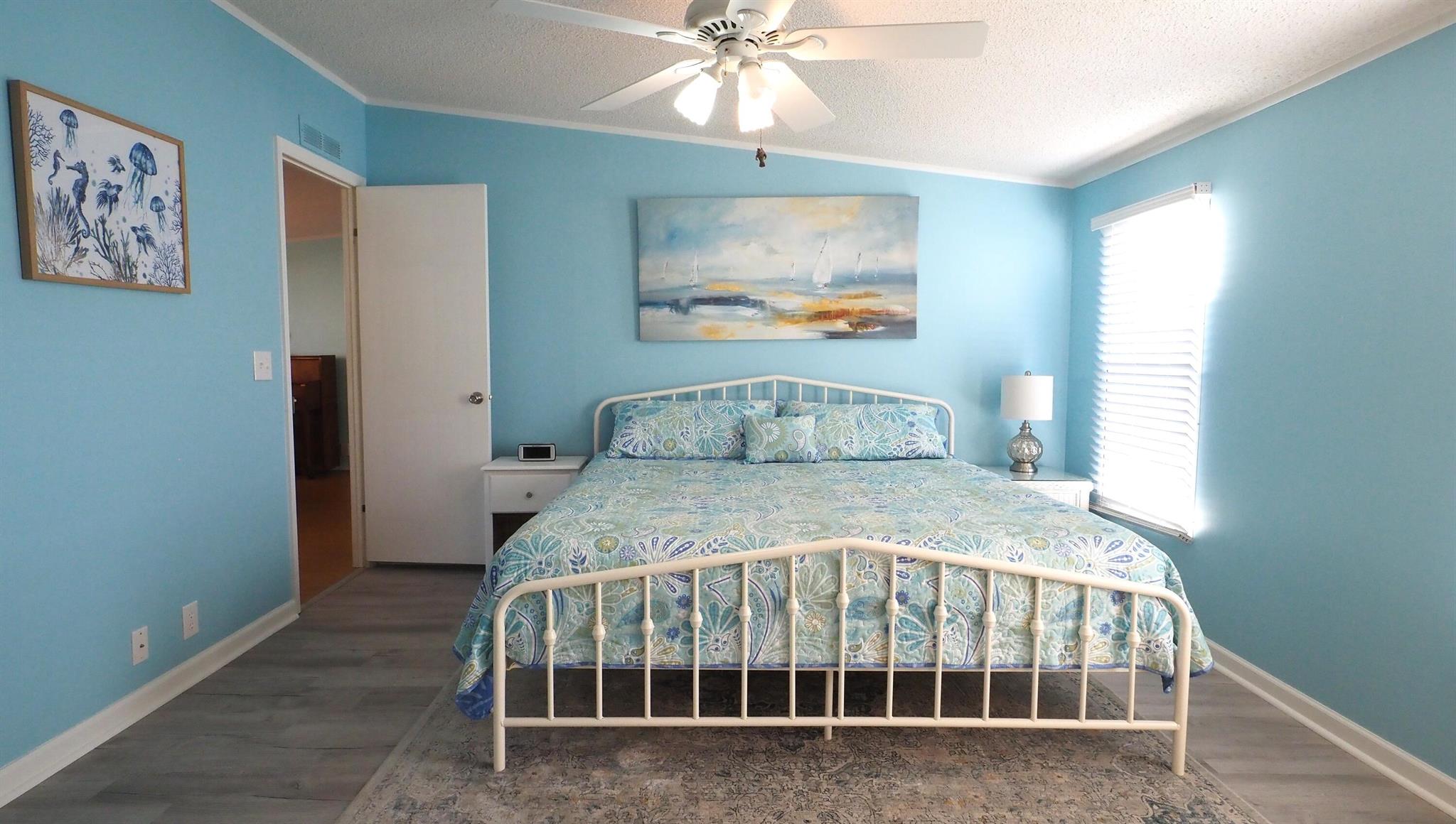 TROPICAL ISLES - Residential