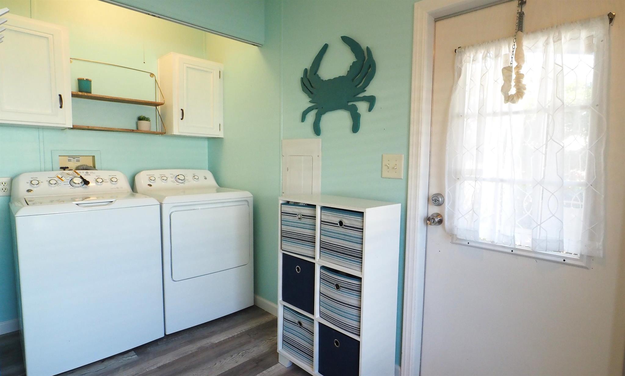 TROPICAL ISLES - Residential