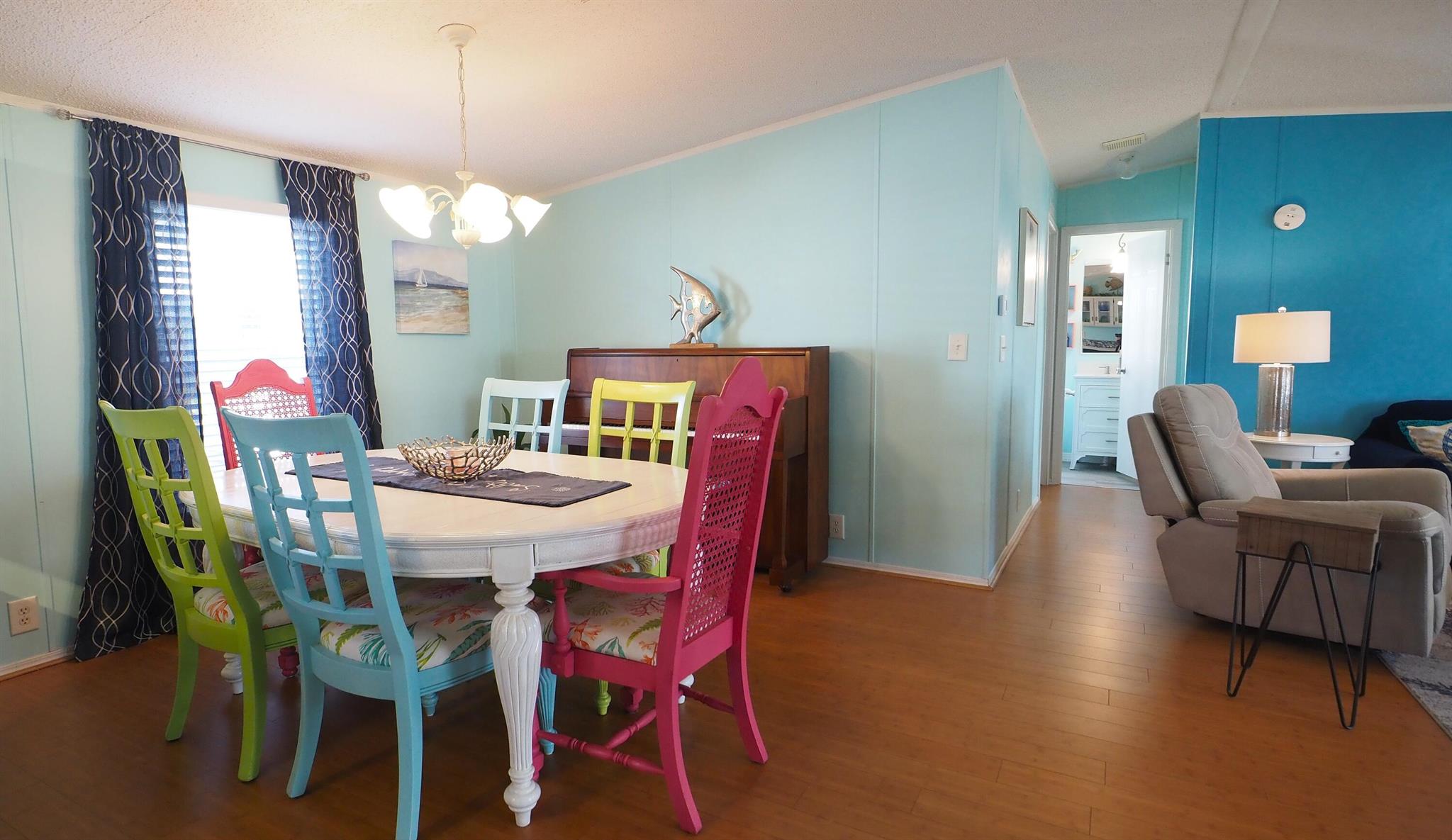 TROPICAL ISLES - Residential