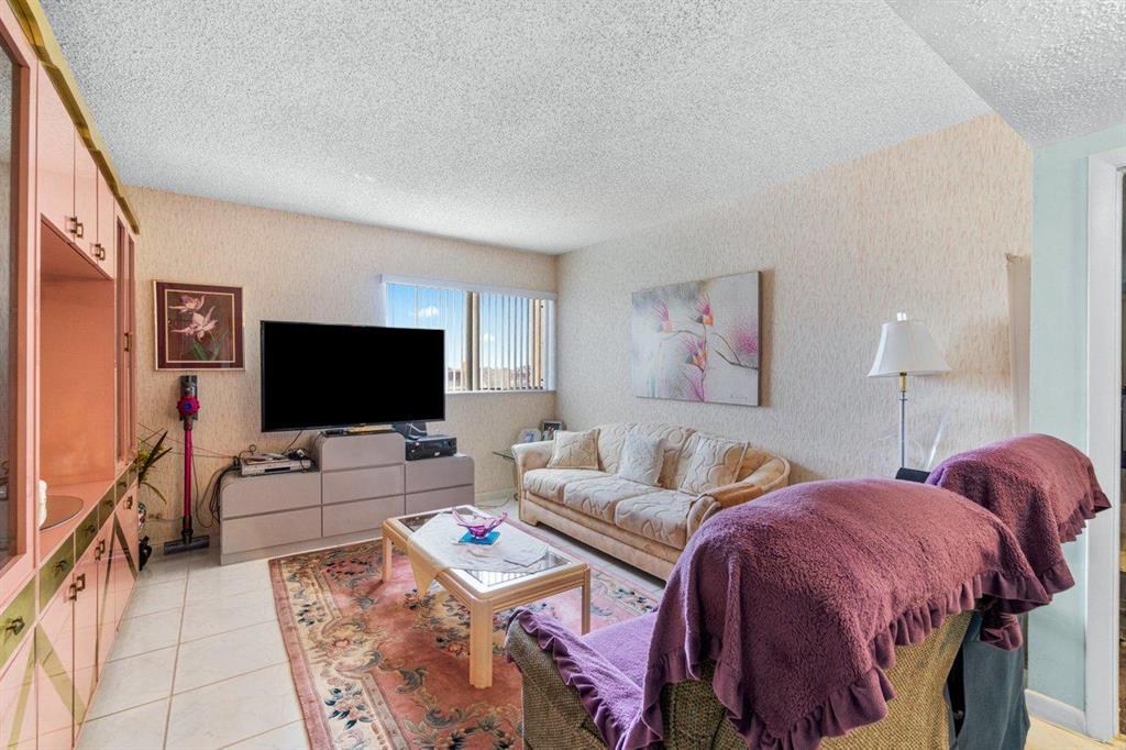 ENVIRON TOWERS 1 CONDO - Residential