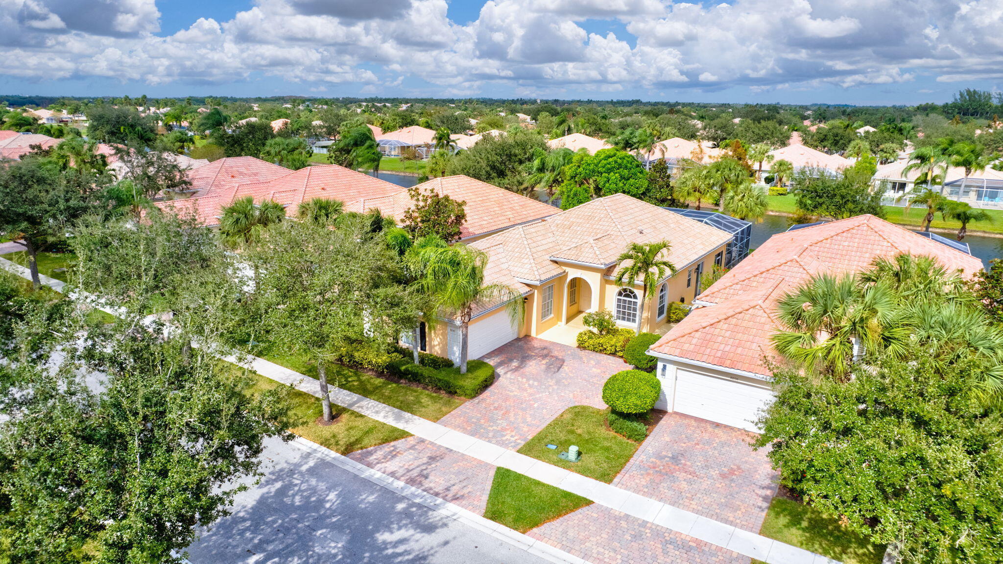 VILLAGEWALK OF WELLINGTON 5 - Residential Lease