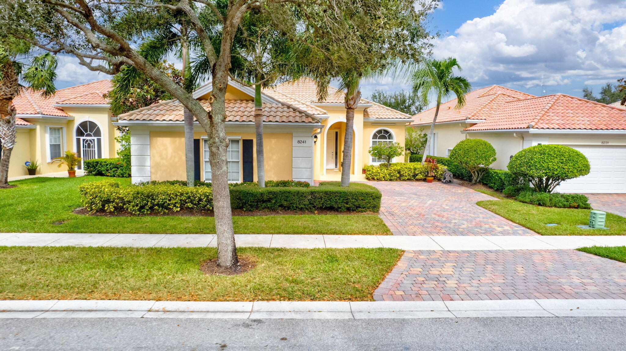 VILLAGEWALK OF WELLINGTON 5 - Residential Lease
