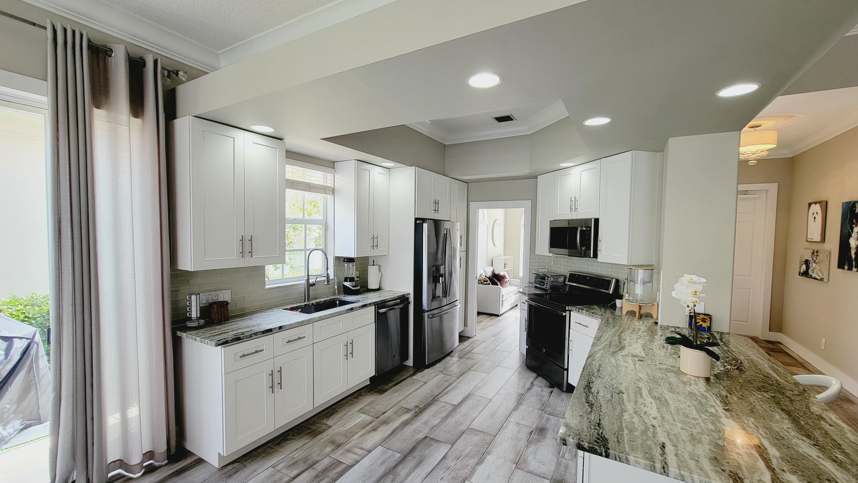 VILLAGEWALK OF WELLINGTON 5 - Residential Lease