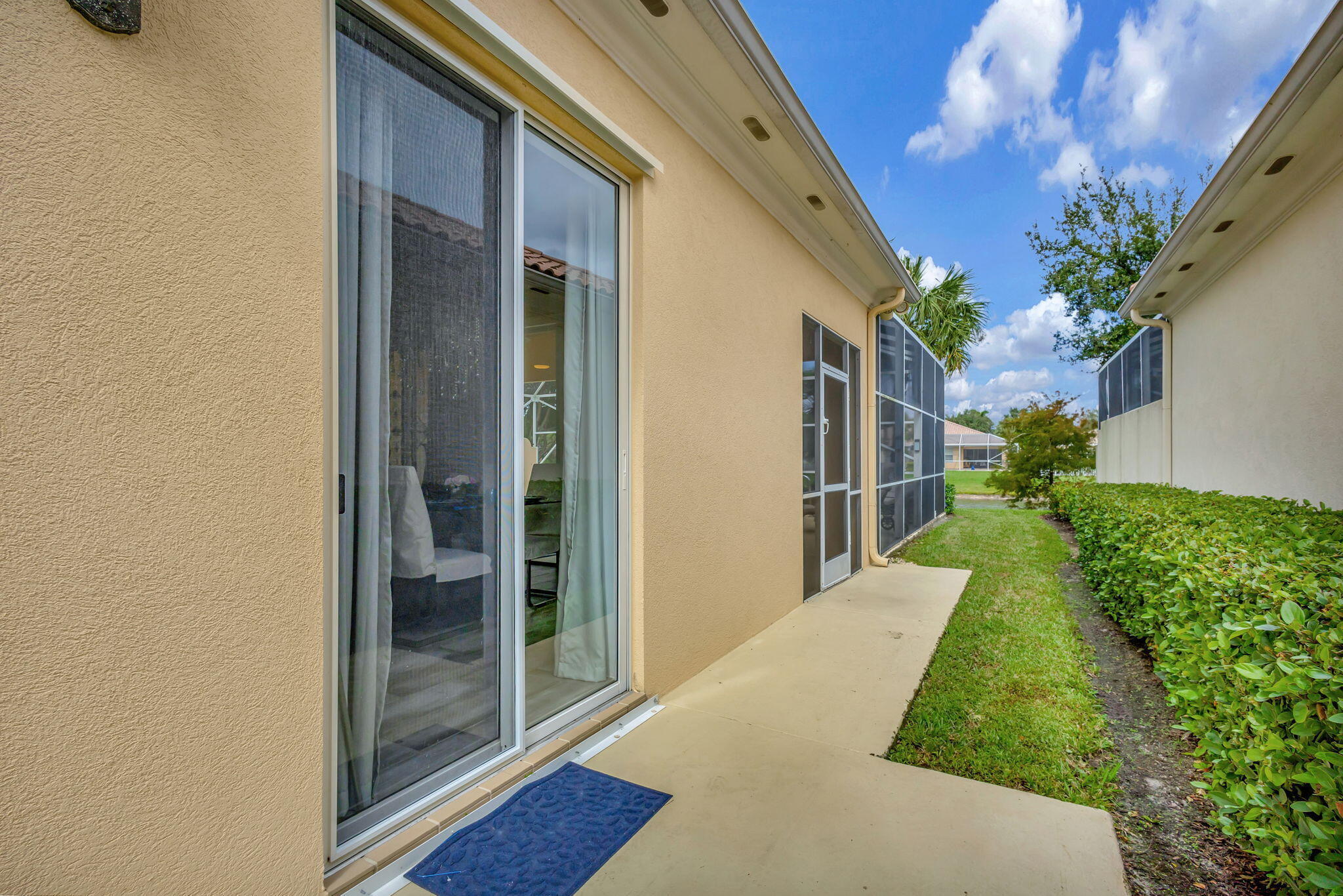 VILLAGEWALK OF WELLINGTON 5 - Residential Lease