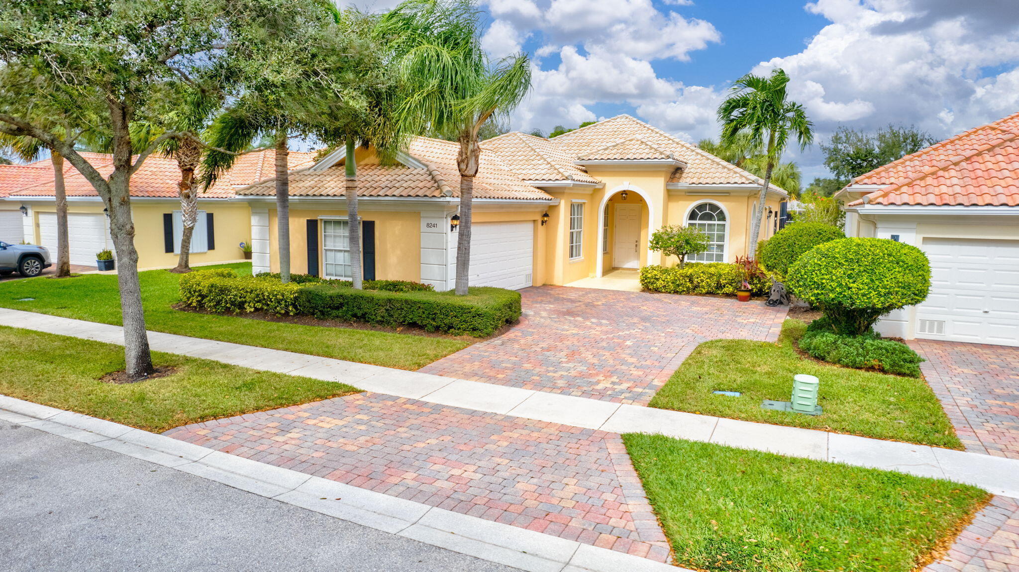 VILLAGEWALK OF WELLINGTON 5 - Residential Lease