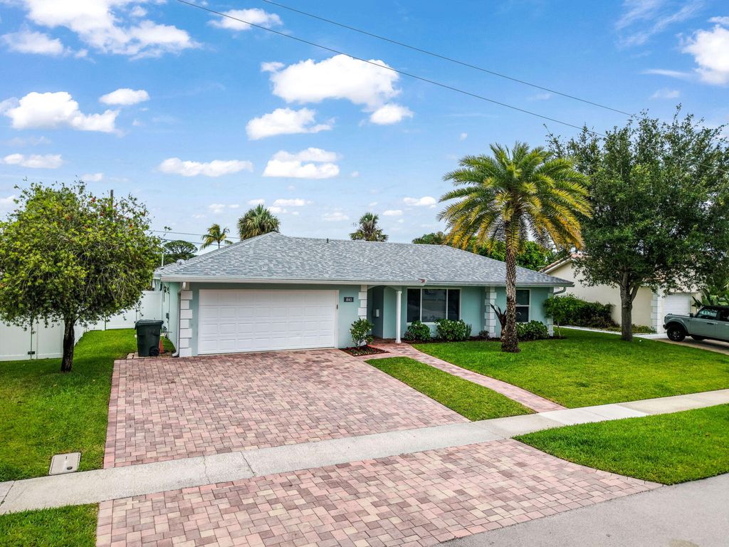 Photo of 1041 SW 4th Street, Boca Raton, FL 33486 (MLS # B26028854)
