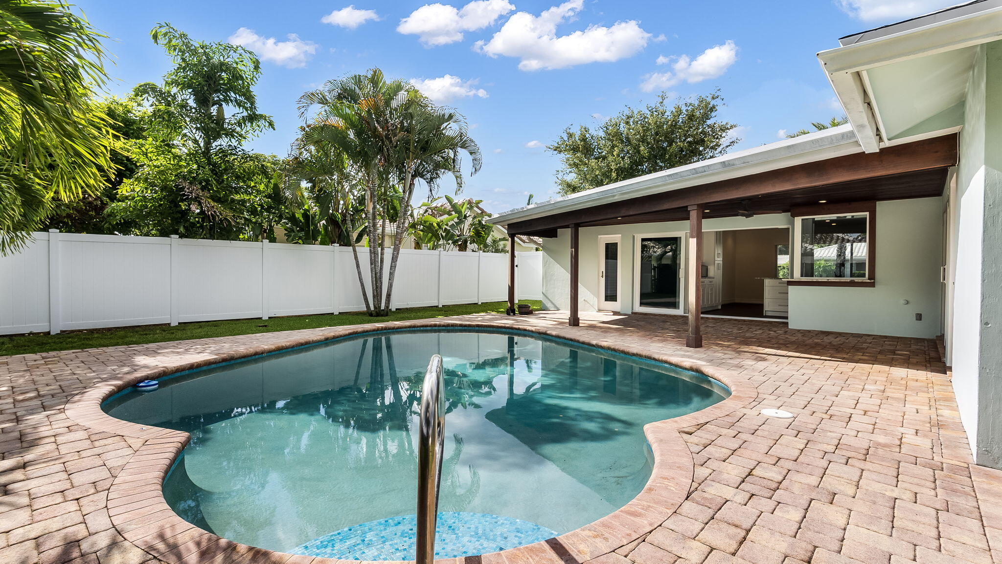 BOCA RATON SQUARE UNIT 1 - Residential