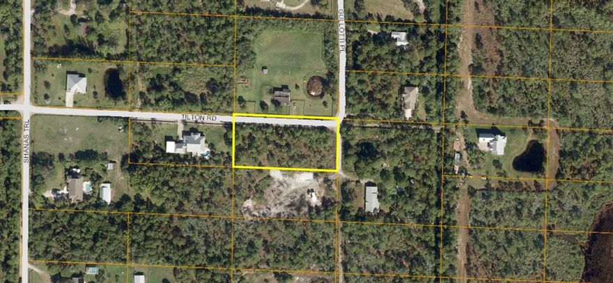 An acre plus in the country- yet close to the city! Just up the street from Crosstown Parkway, shopping, US 1. Sign hanging in tree NW corner of property (at least as of 5/7/19). Sellers are real estate brokers acting for themselves. Few available right now- don't miss it!