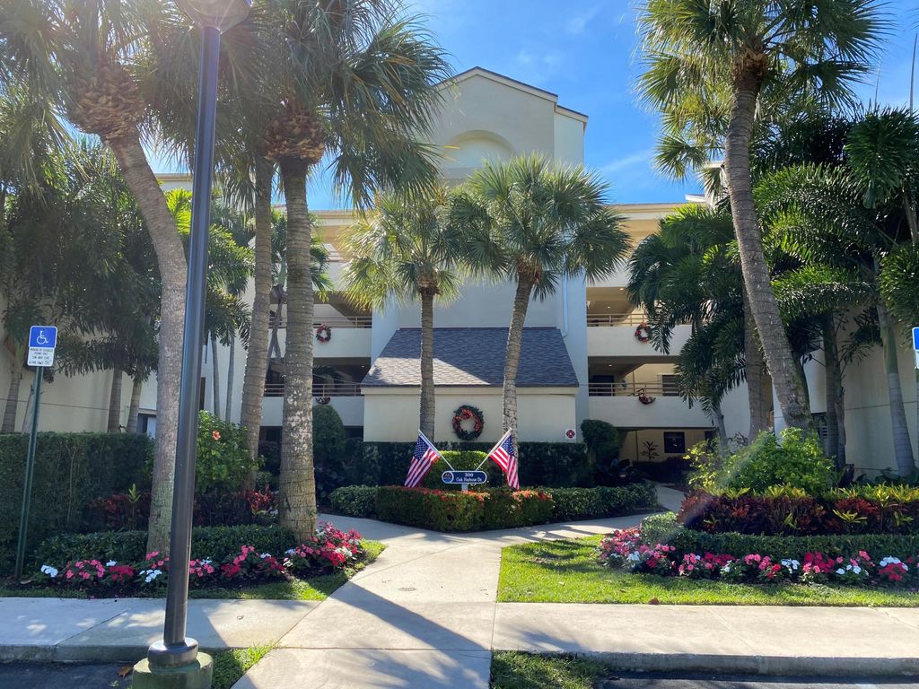 Photo of 337 Oak Harbour Drive, Juno Beach, FL 33408 (MLS # R11007186)