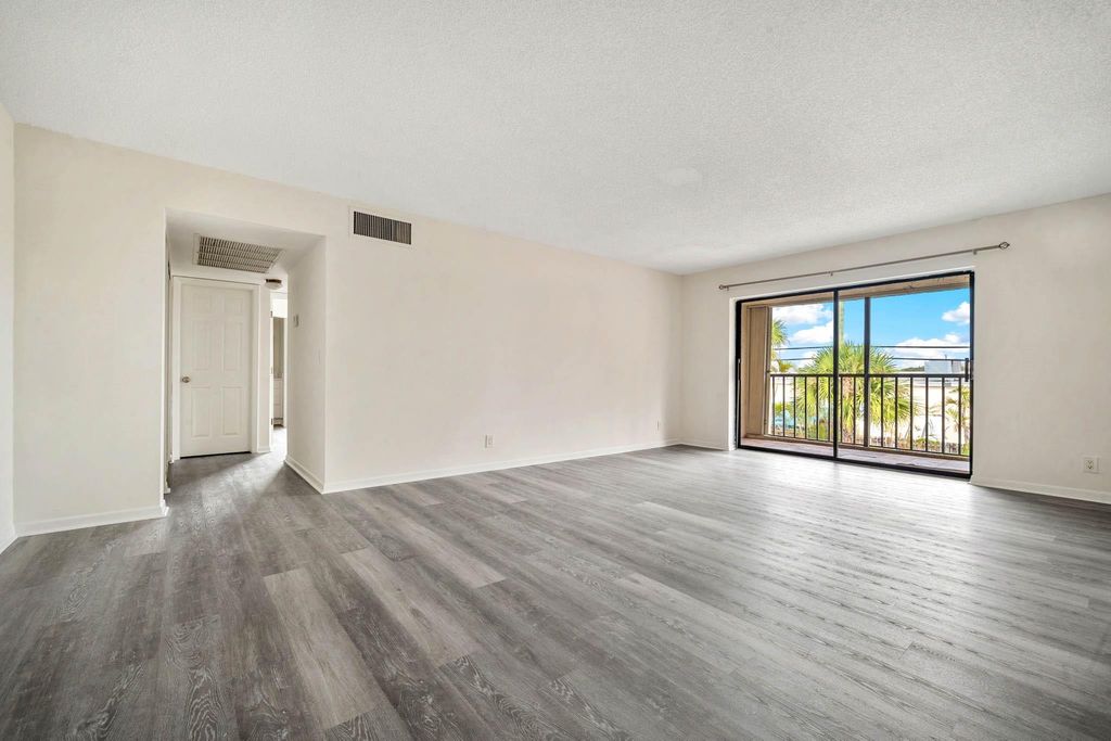 Photo of 150 Pineview Road #J-7, Jupiter, FL 33469 (MLS # F10482542)