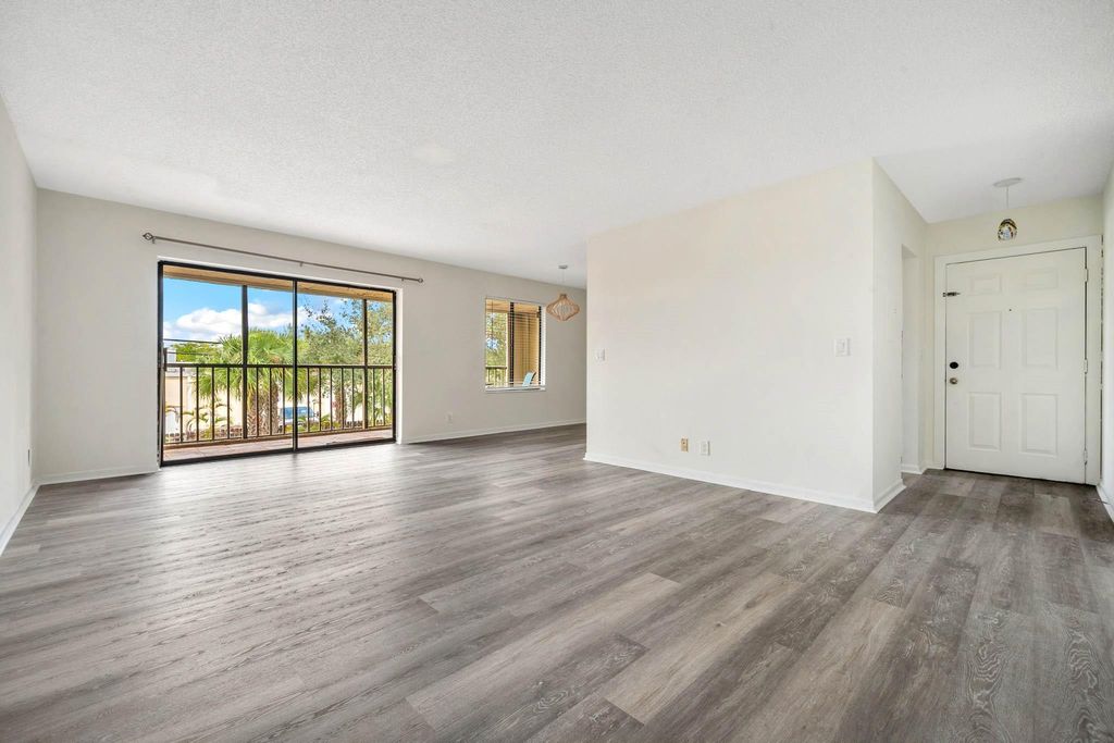 Photo of 150 Pineview Road #J-7, Jupiter, FL 33469 (MLS # F10482542)