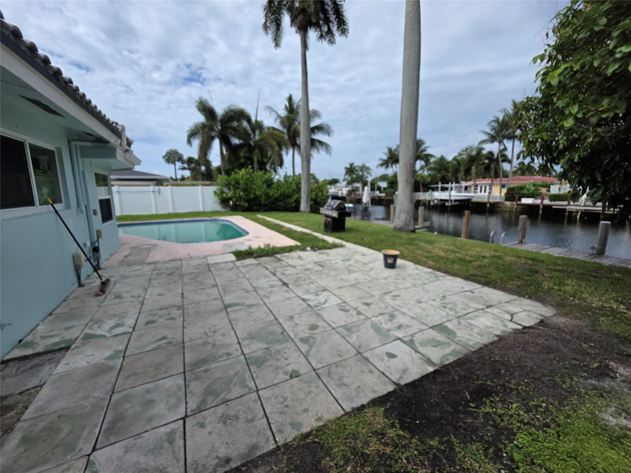 341 SE 6th Ave