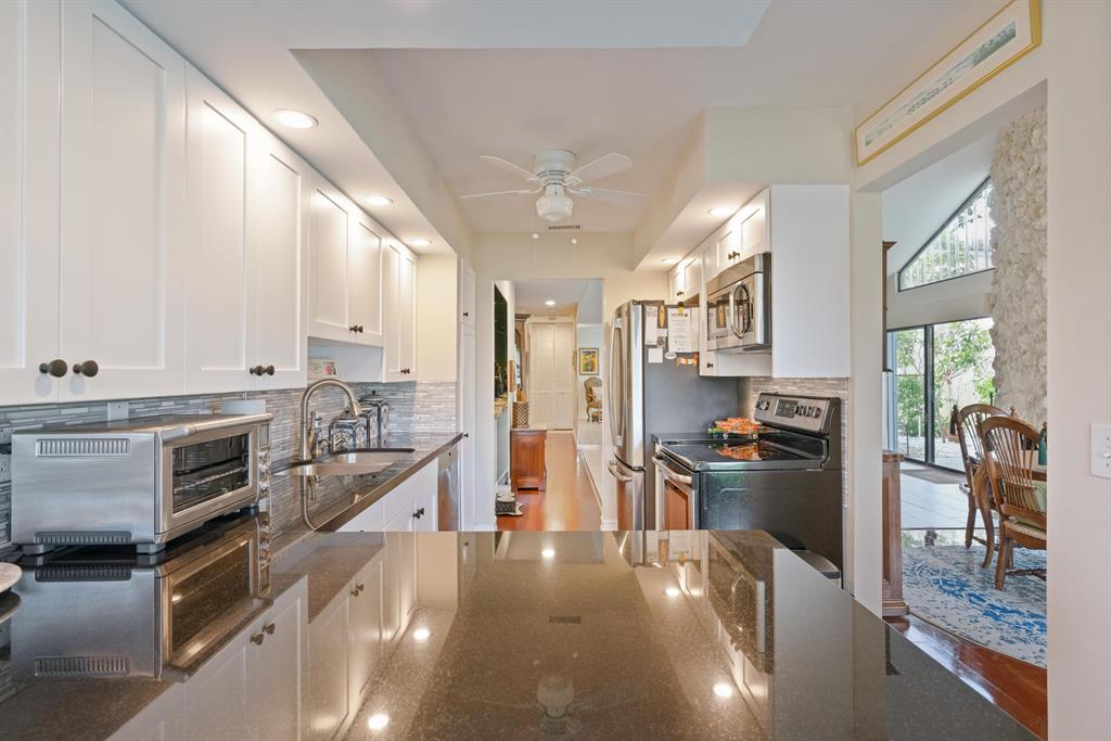 GREENS CAY OF JONATHANS LANDING - Residential