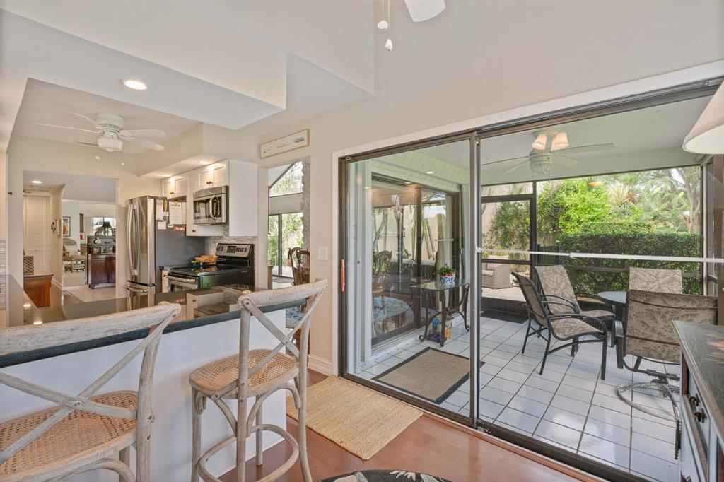 GREENS CAY OF JONATHANS LANDING - Residential