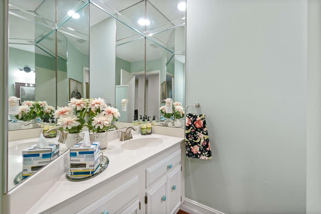 GREENS CAY OF JONATHANS LANDING - Residential