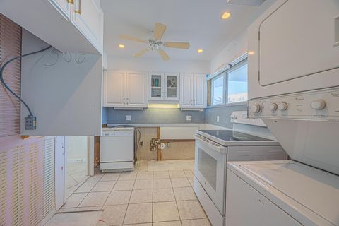 Tiny photo for 500 SE 21st Avenue #403, Deerfield Beach, FL 33441 (MLS # B26025562)
